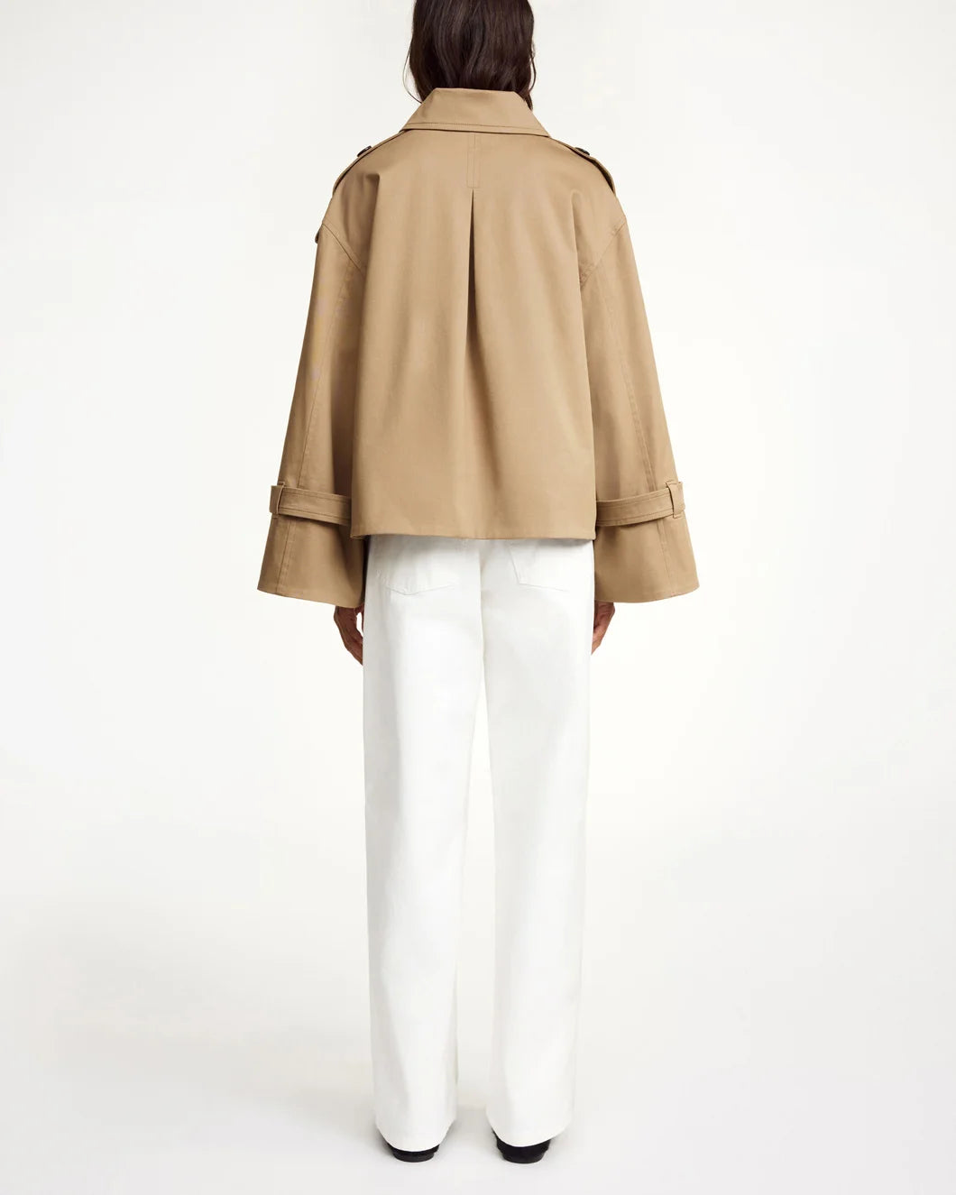 by malene birger Alisandra trench jacket in fosil tan on model back