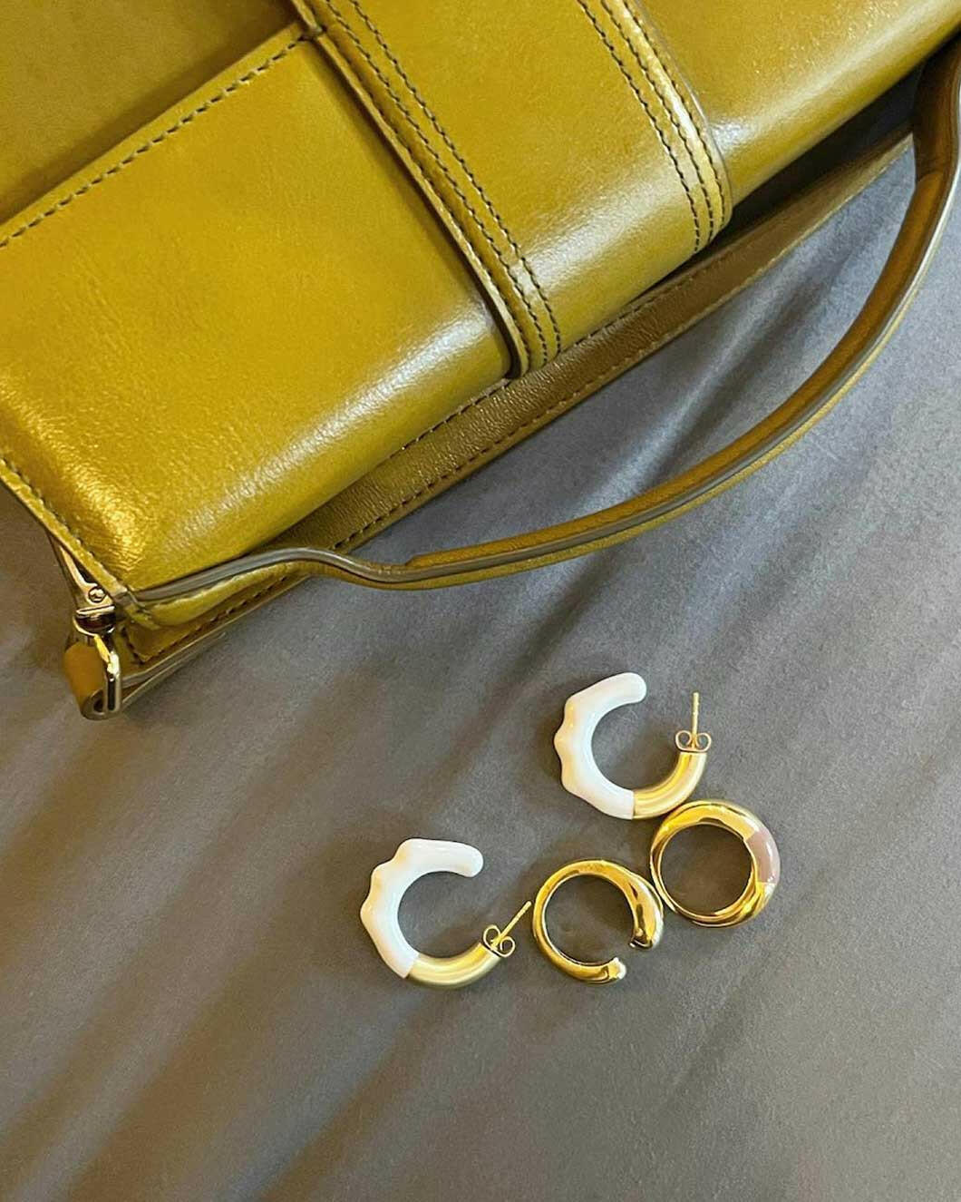 lunaya jewelry mini molten hoops bright white detail 2