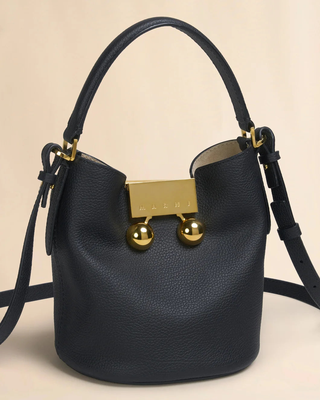 marni black leather trunkaroo bucket bag detail