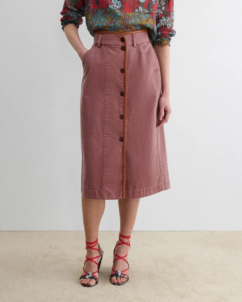 Designer Skirts – Pleated, Embroidered & Voluminous | SHOWROOM