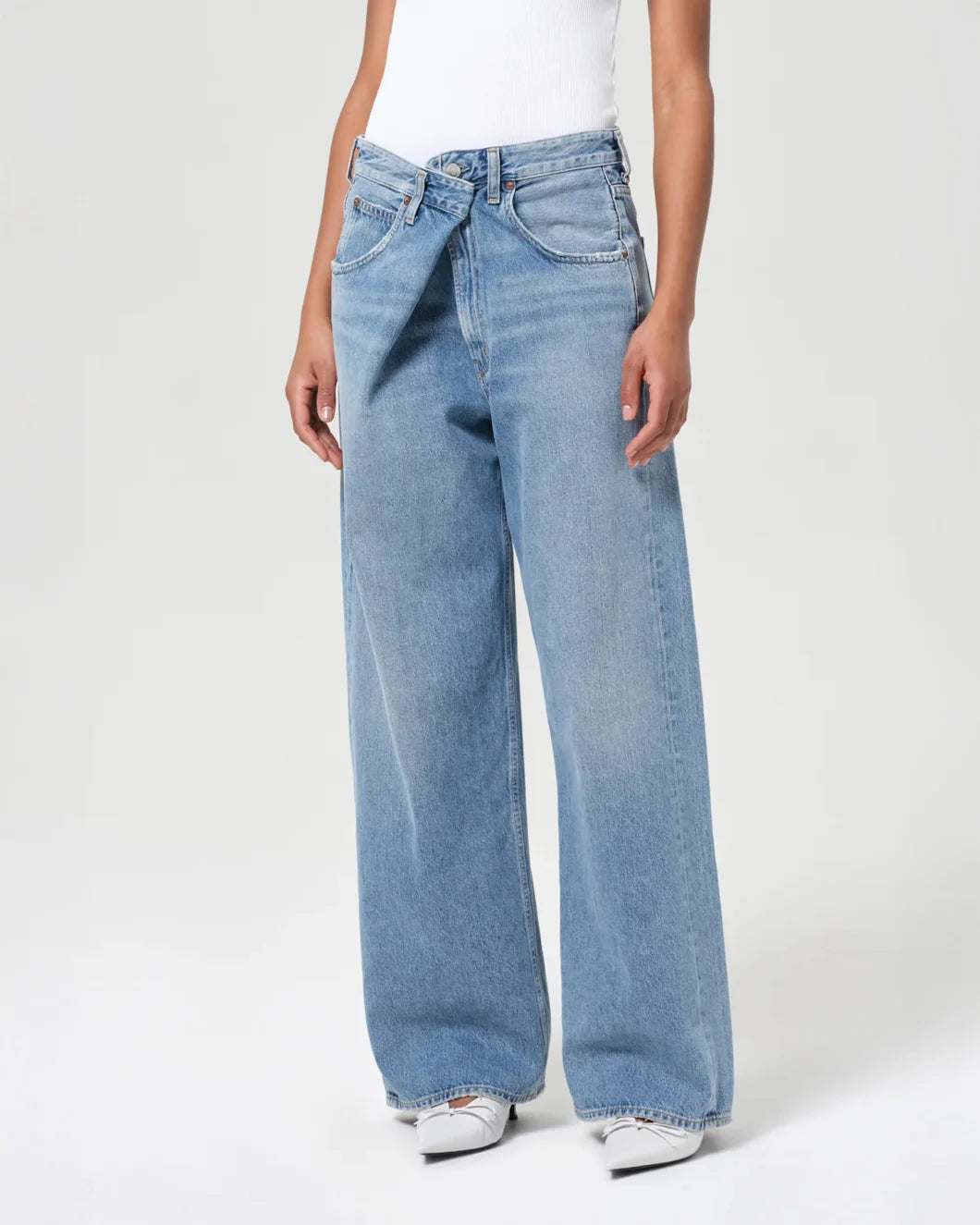 AGOLDE vana jean dark indigo on figure front 1