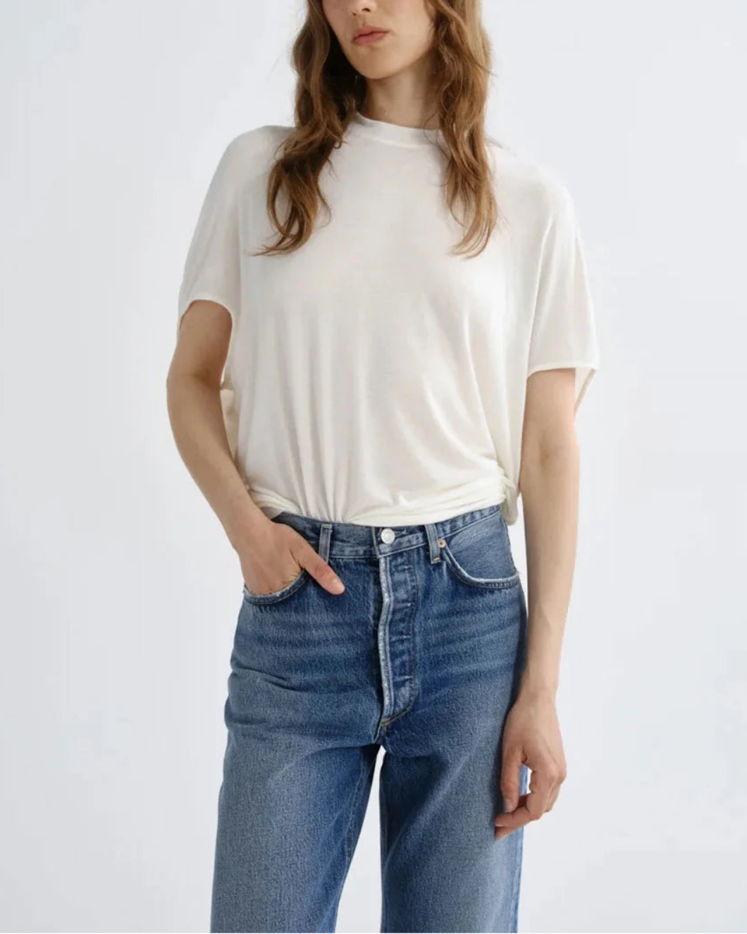 AGOLDE Souline Top oat milk on figure front 1