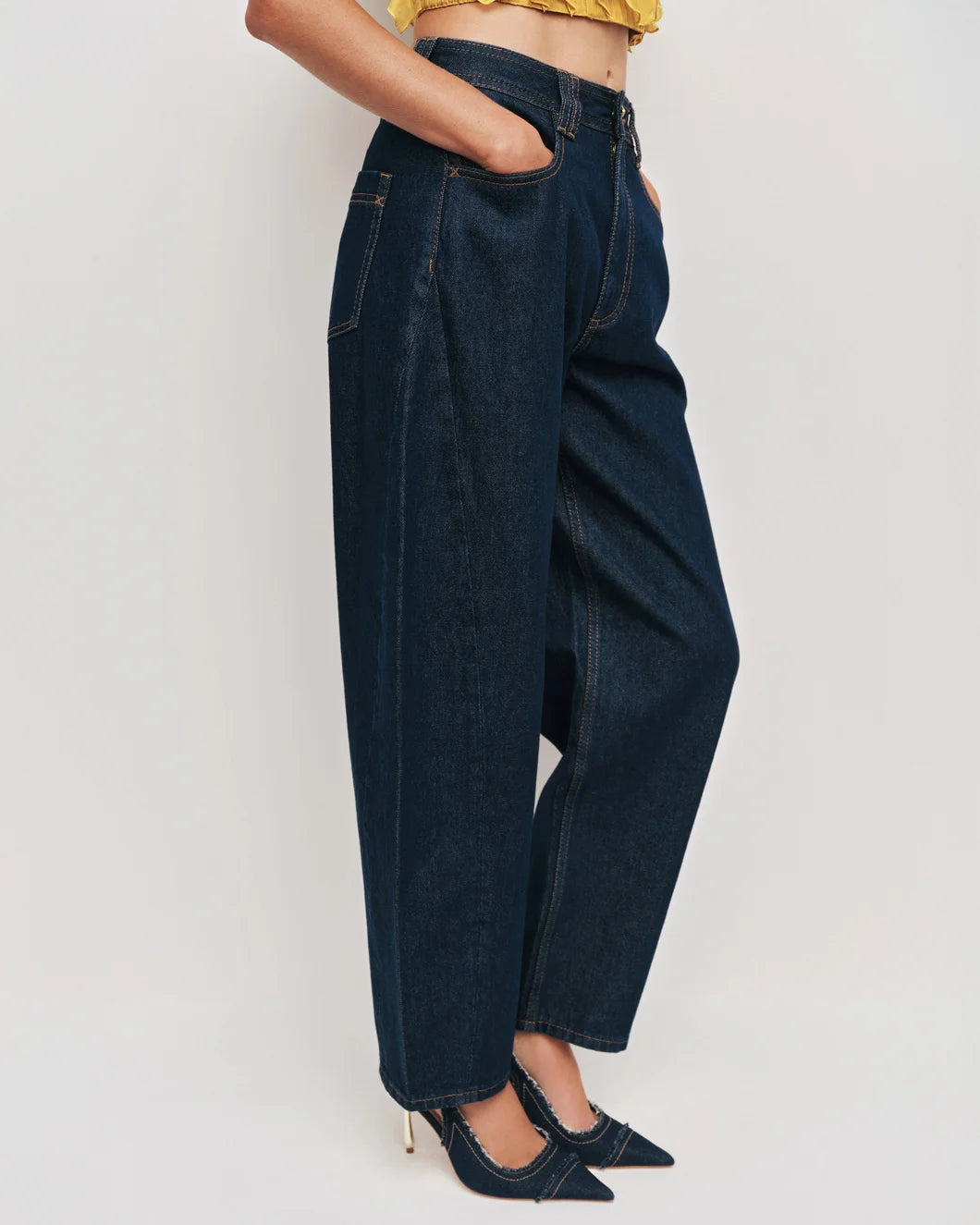 AJE stevie barrel ankle jean dark wash on figure side