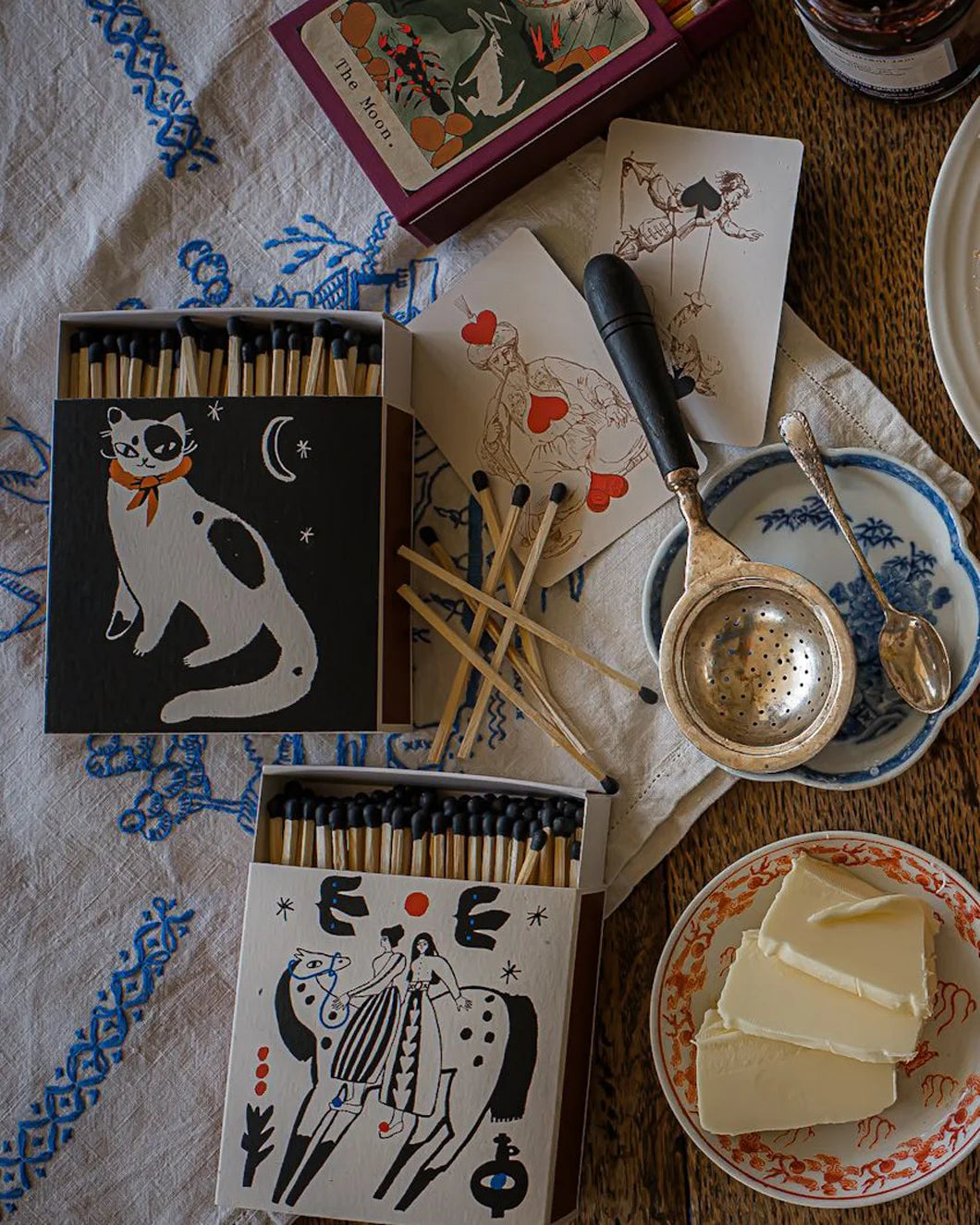 ARCHIVIST-black-spotted-kitten-matches-front-isolated