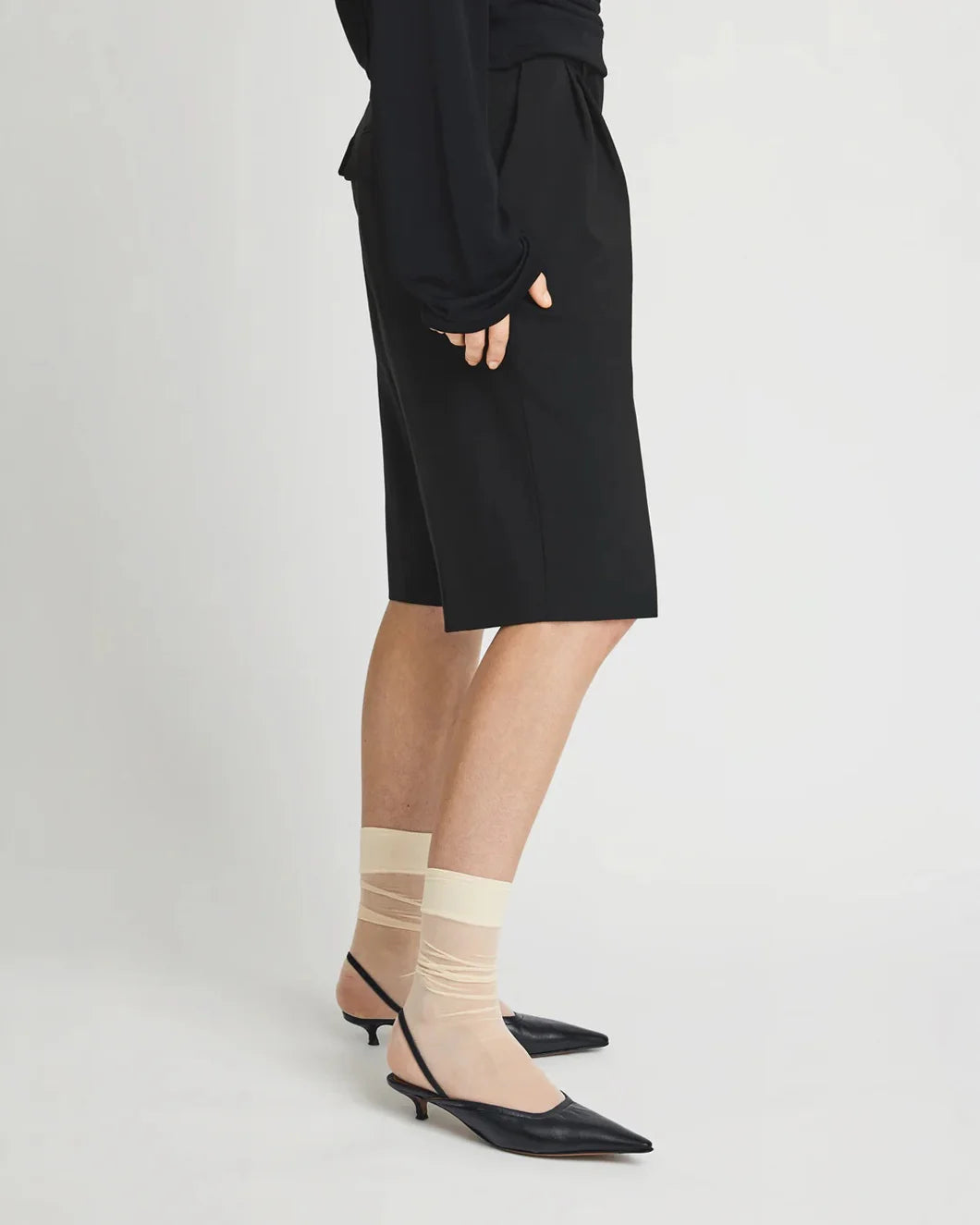 ATP ATLIER Lana Nappa Heels black on figure side