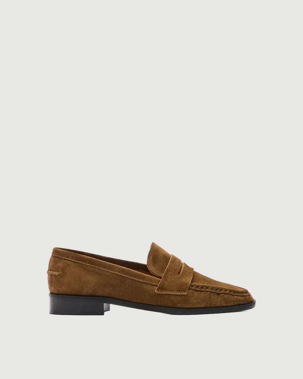 ATP ATELIER Airola Canella Suede isolated
