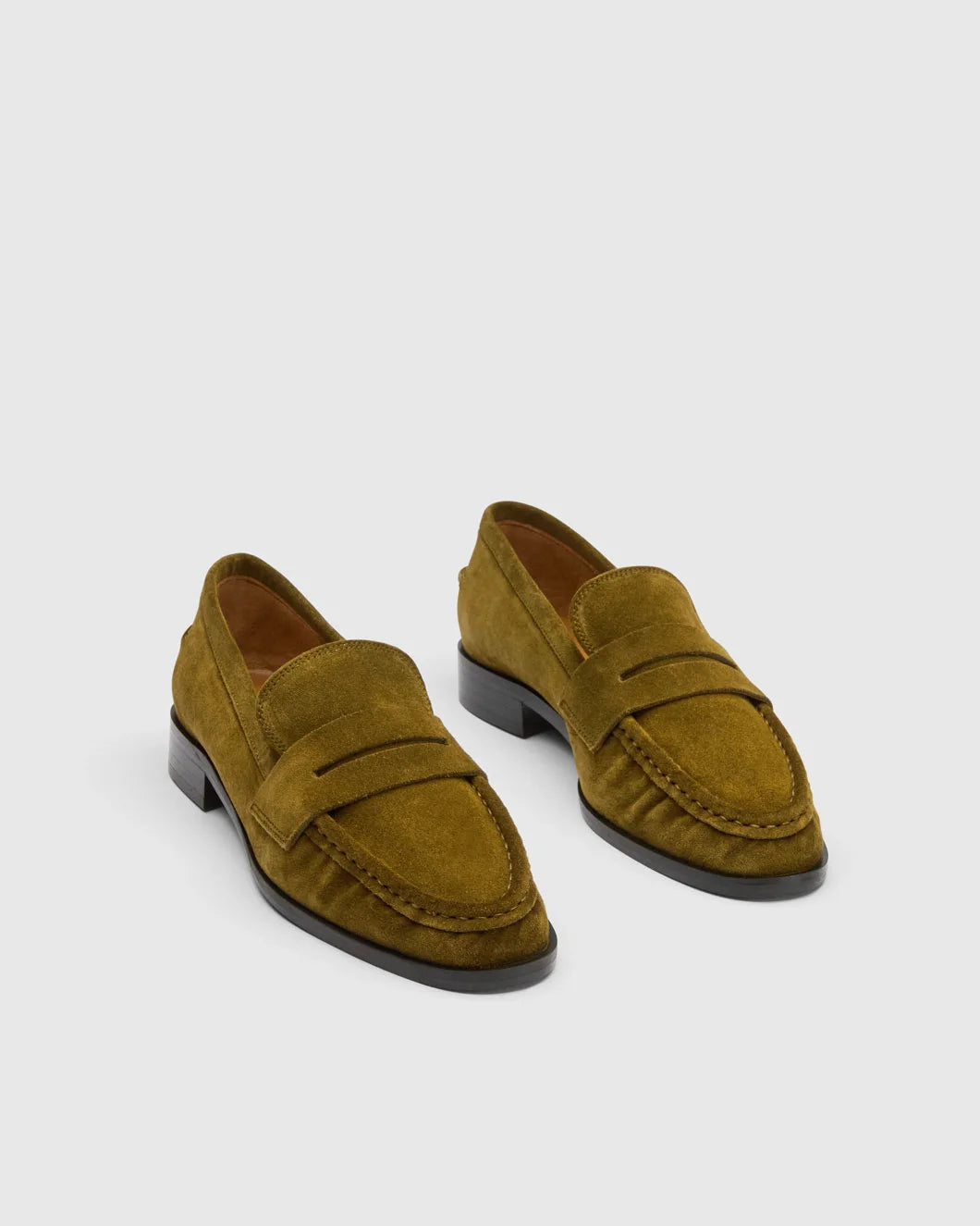 ATP ATELIER Airola Muschio Suede front
