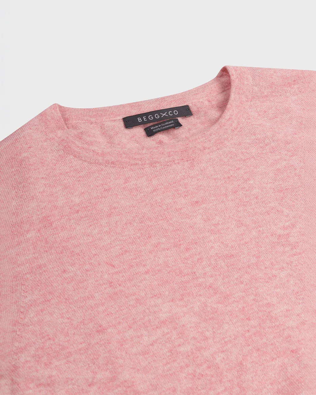BEGG X CO Abbie Cashmere T-Shirt briar rose front detail