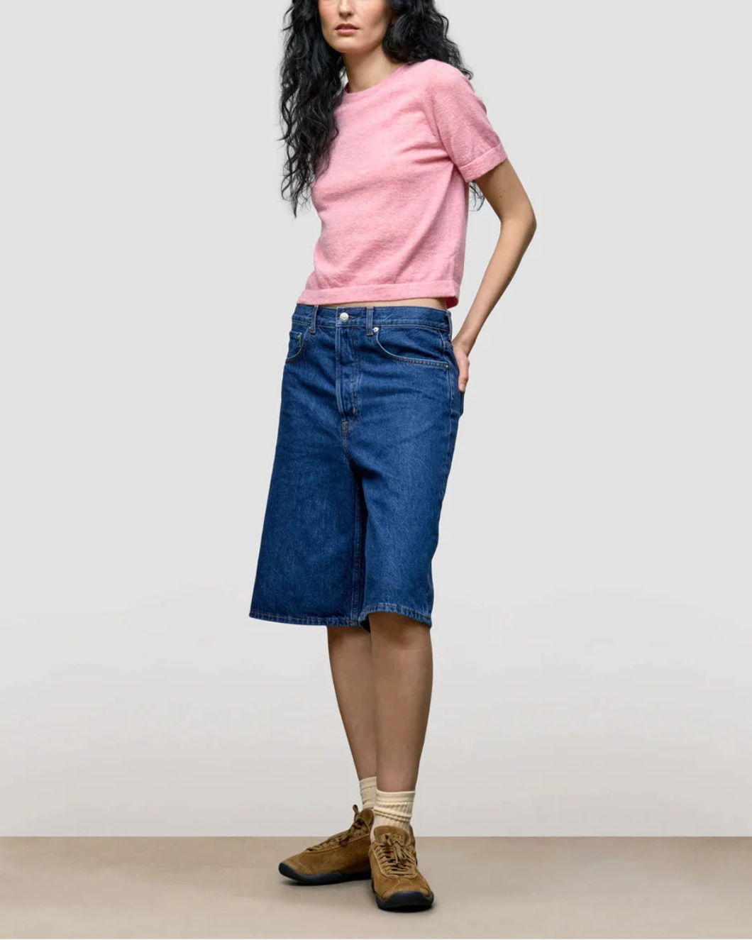 BEGG X CO Abbie Cashmere T-Shirt briar rose on figure front