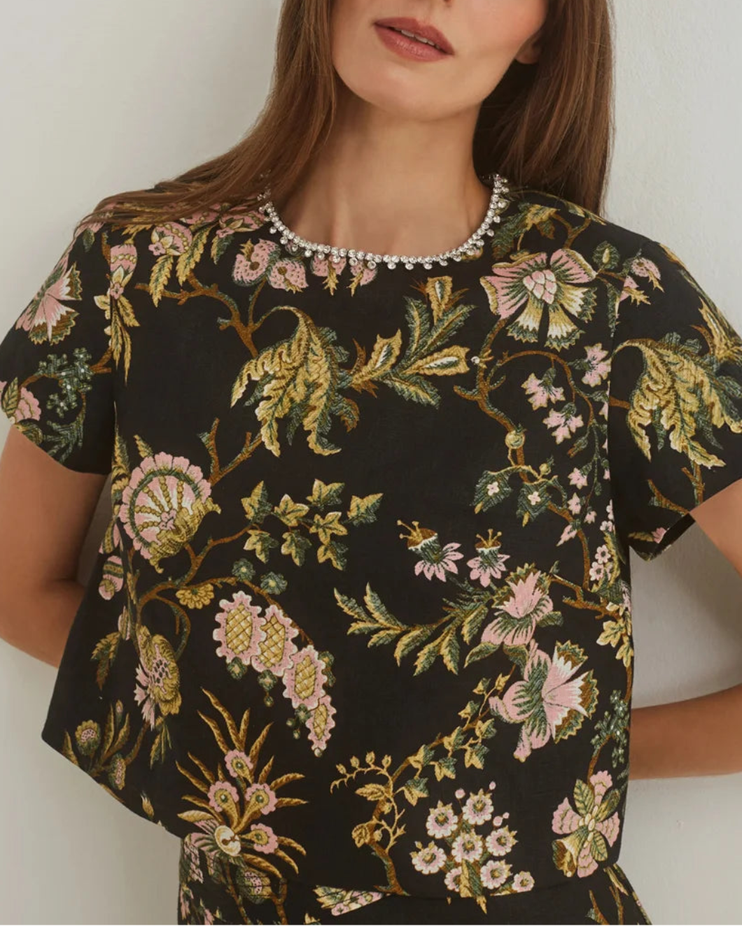 CARA CARA hudson top black on figure front