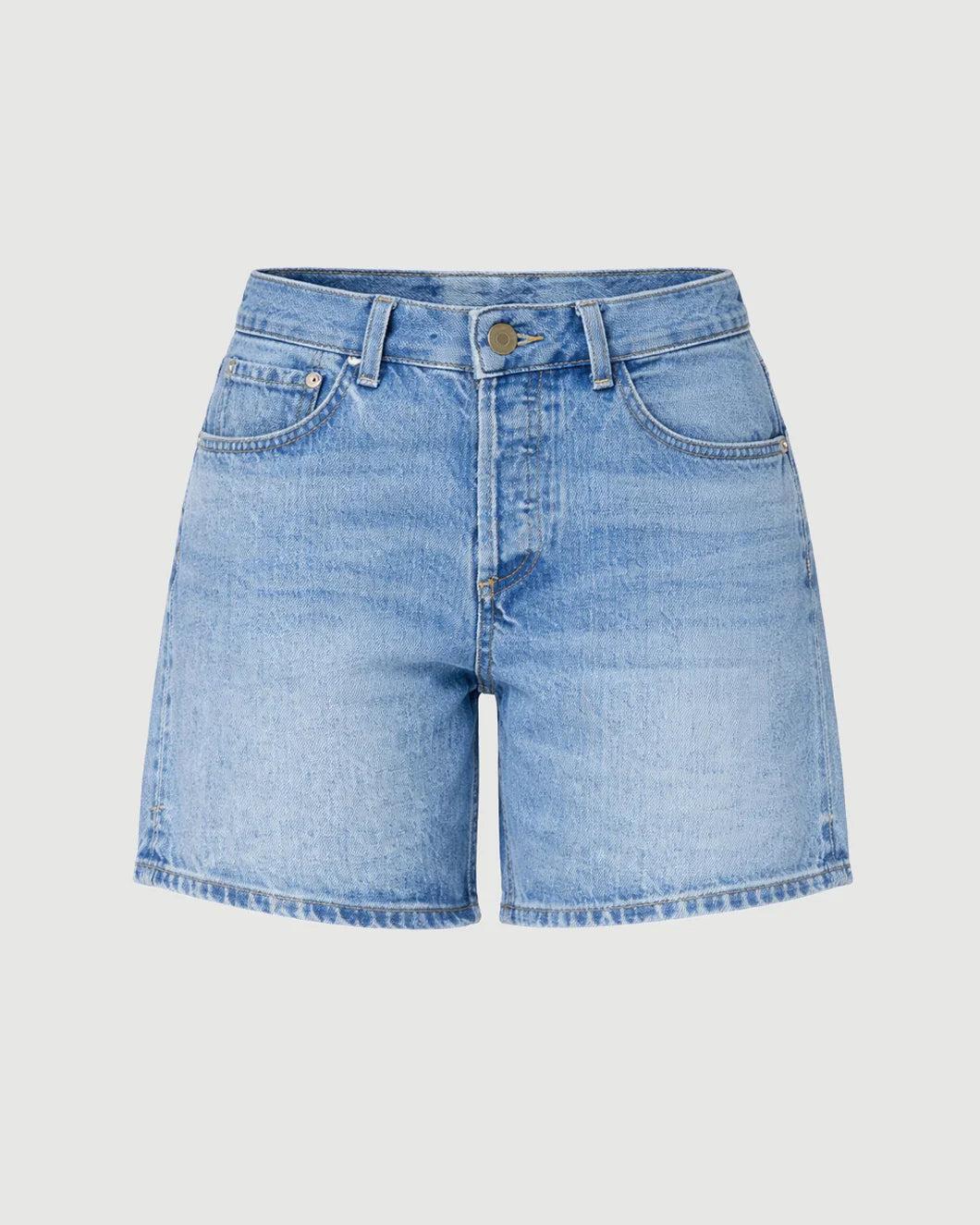 CITIZEN Billie Short isolated