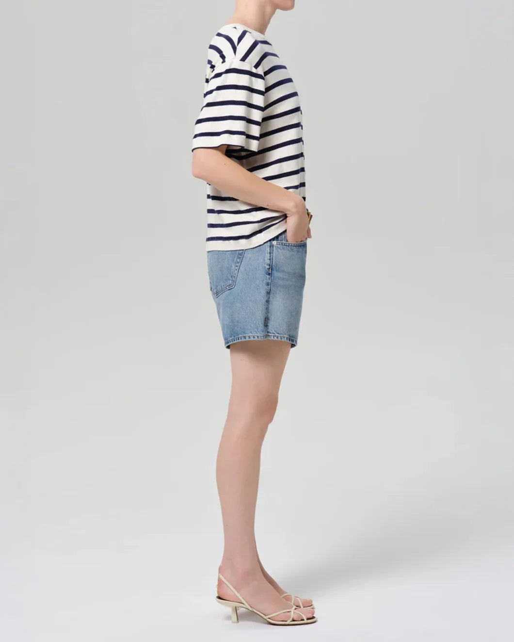 CITIZEN Billie Short on figure side