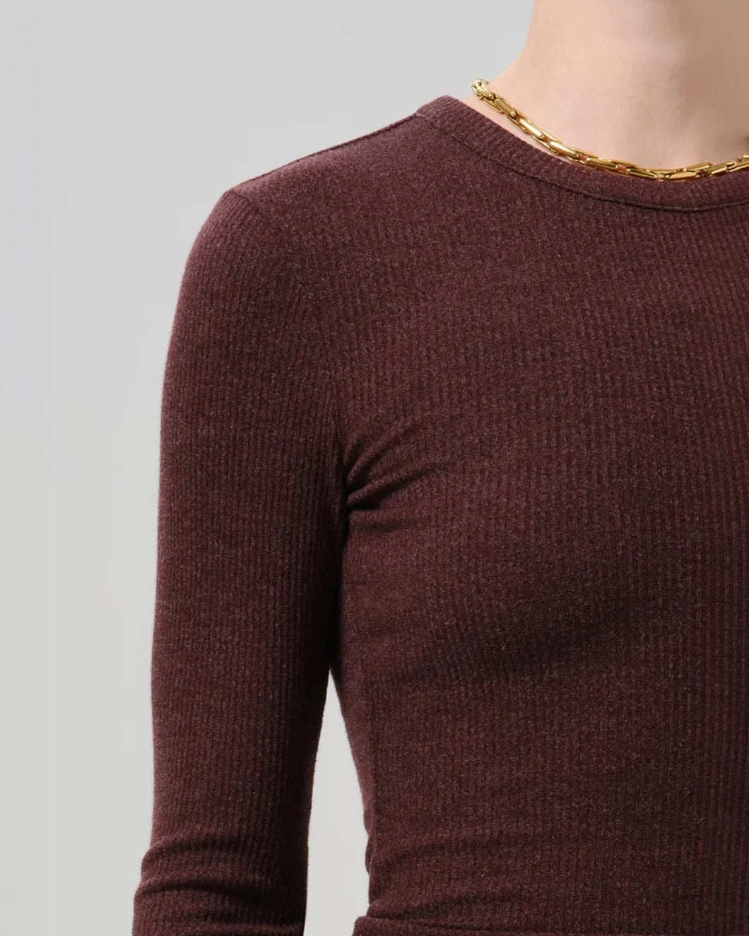 CITIZEN Bina Crewneck Heather Mahogany on figure front detail
