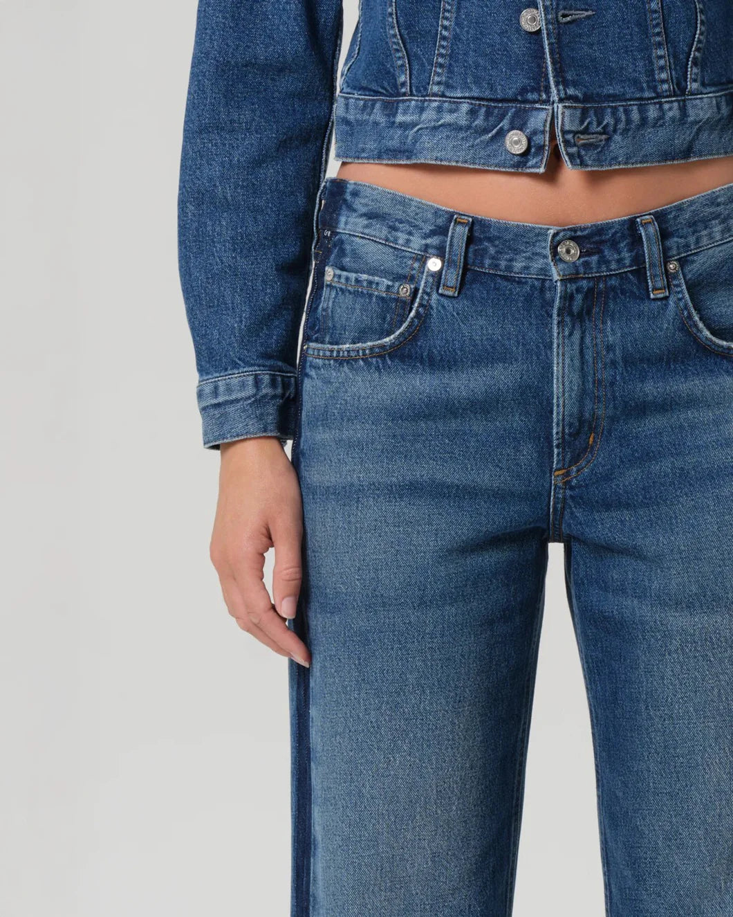 CITIZENS lindz easy straight liro on figure front detail