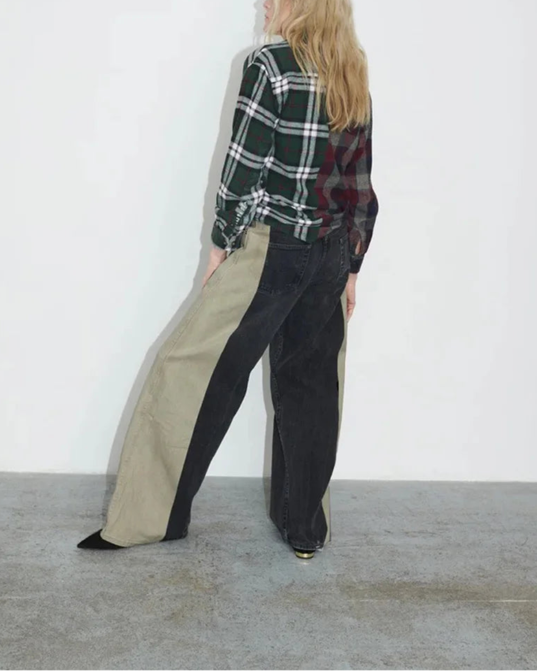 ELVDENIM freya wide leg jeans black beige on figure back