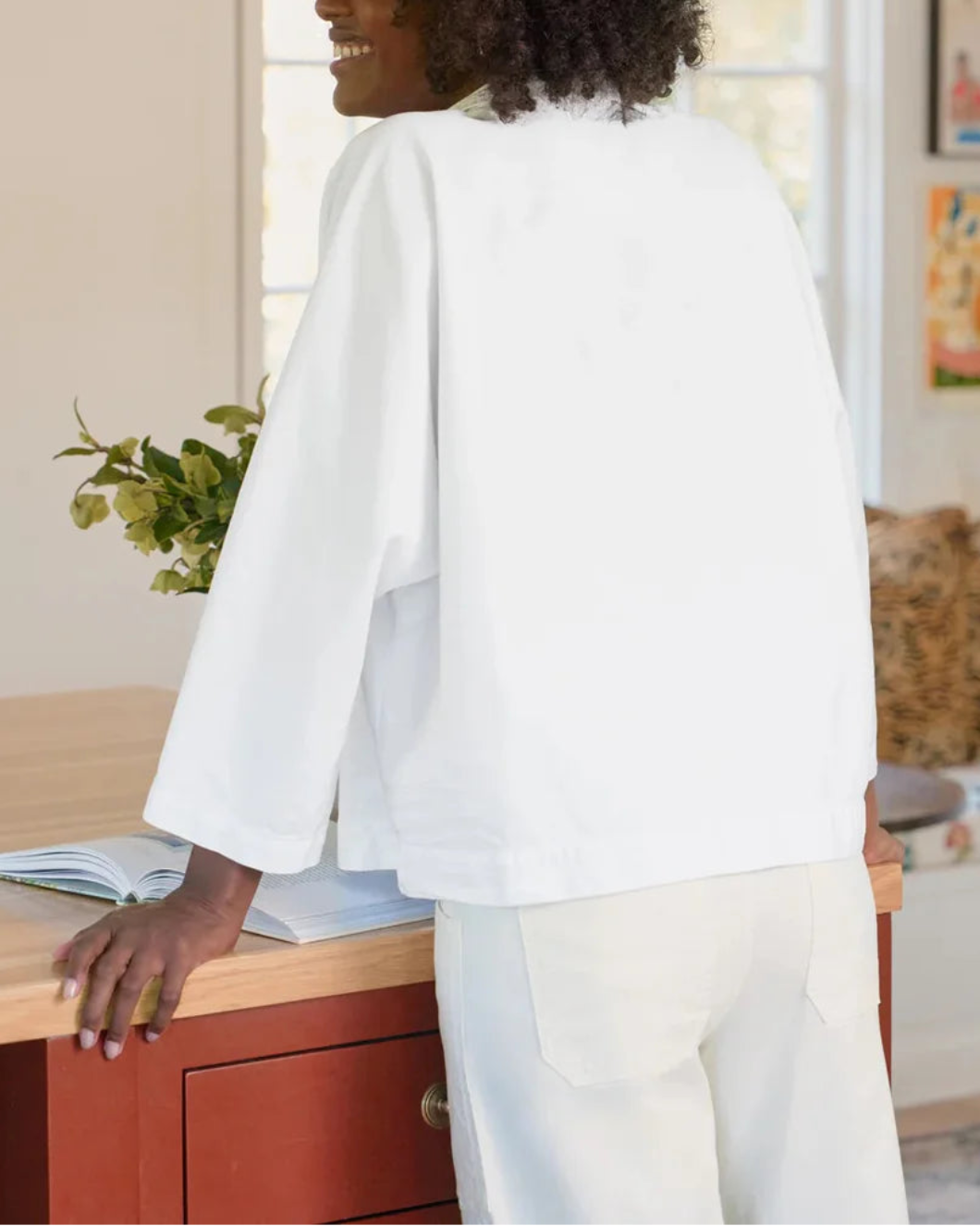 FRANK AND EILEEN popover shirt white on figure back