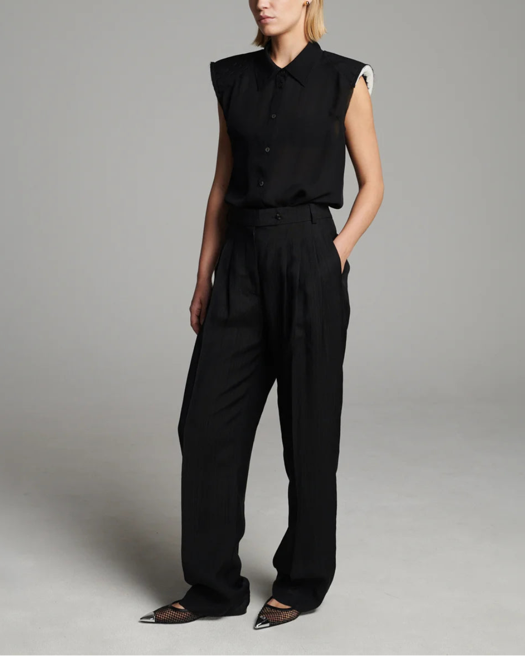 FRENKEN Shoudlered Silk Shirt Black on figure side