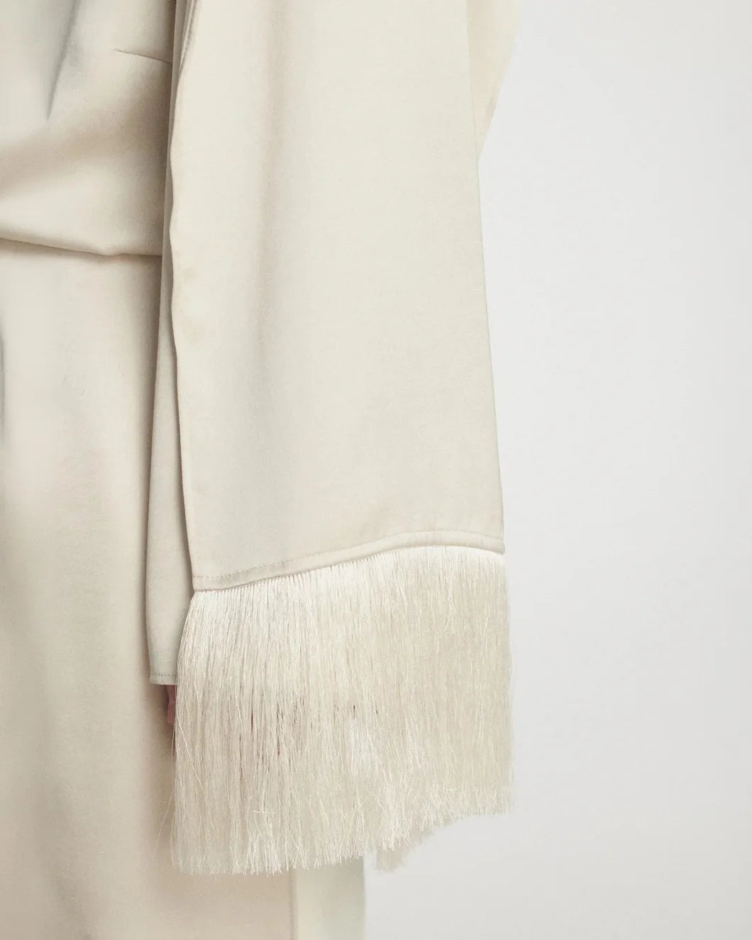 FRENKEN satin scarf top - Butter on figure side detail