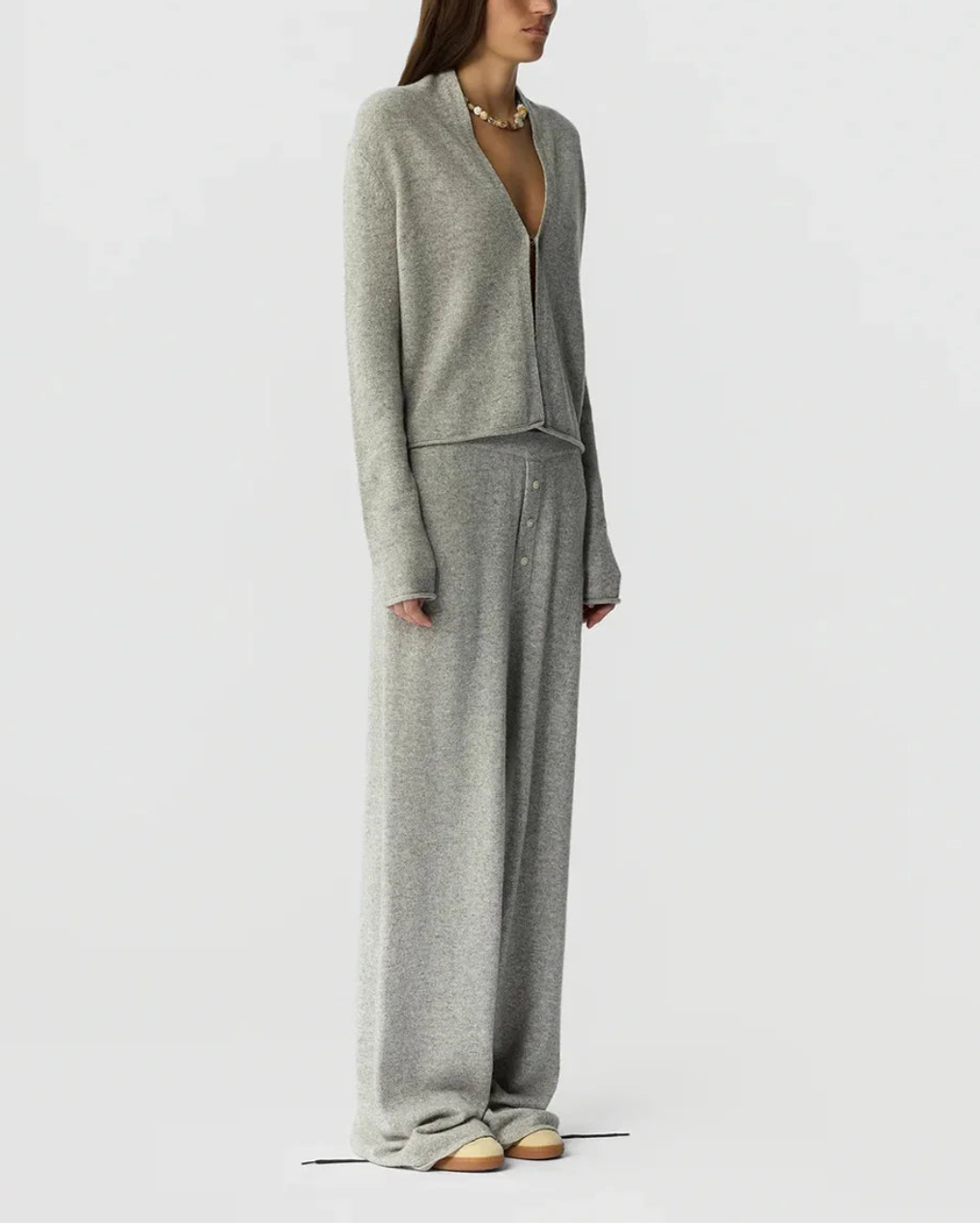 GUEST IN RESIDENCE everywhere pant stone on figure side