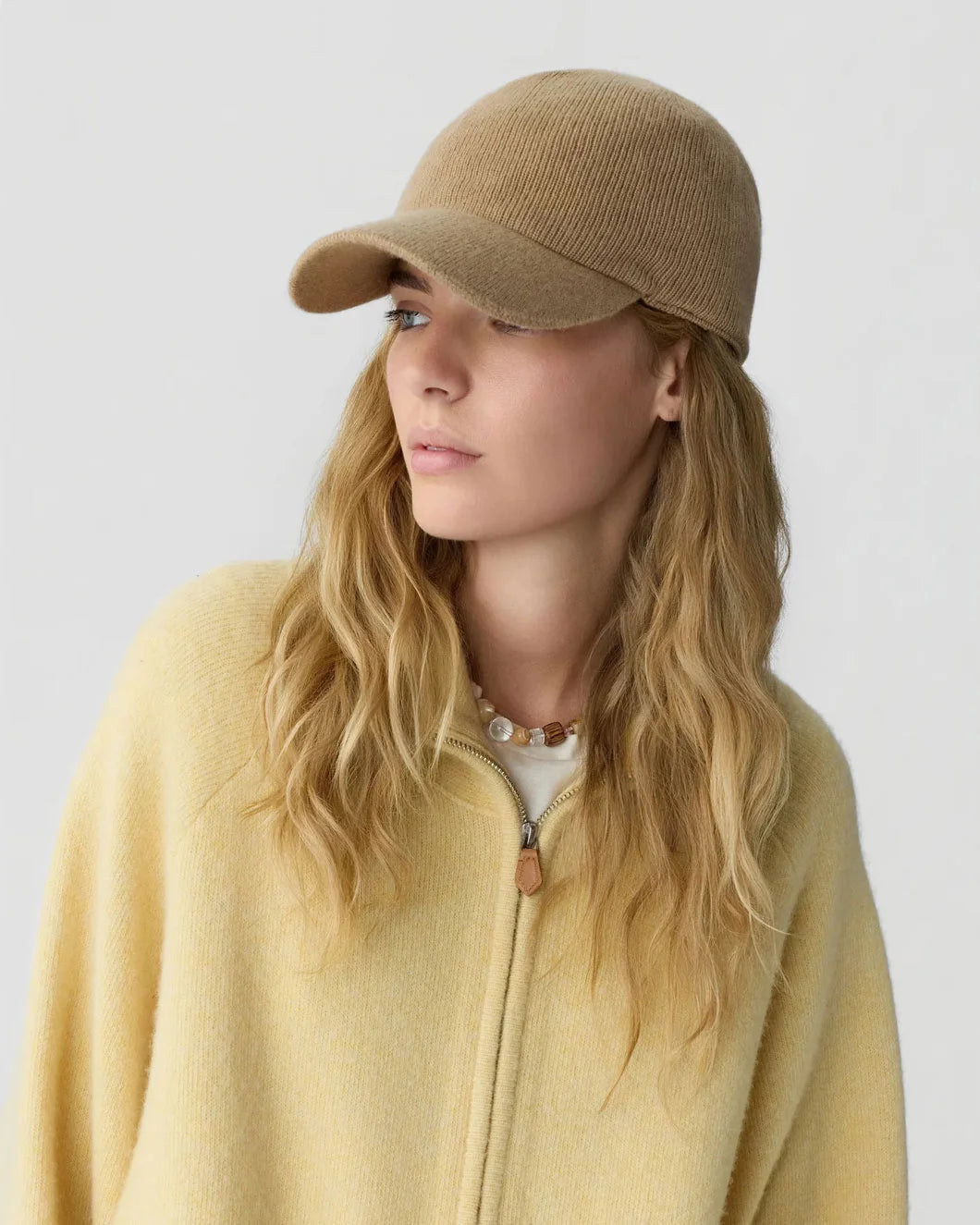 GUEST IN RESIDENCE The Baseball Cap camel/bttr on figure front