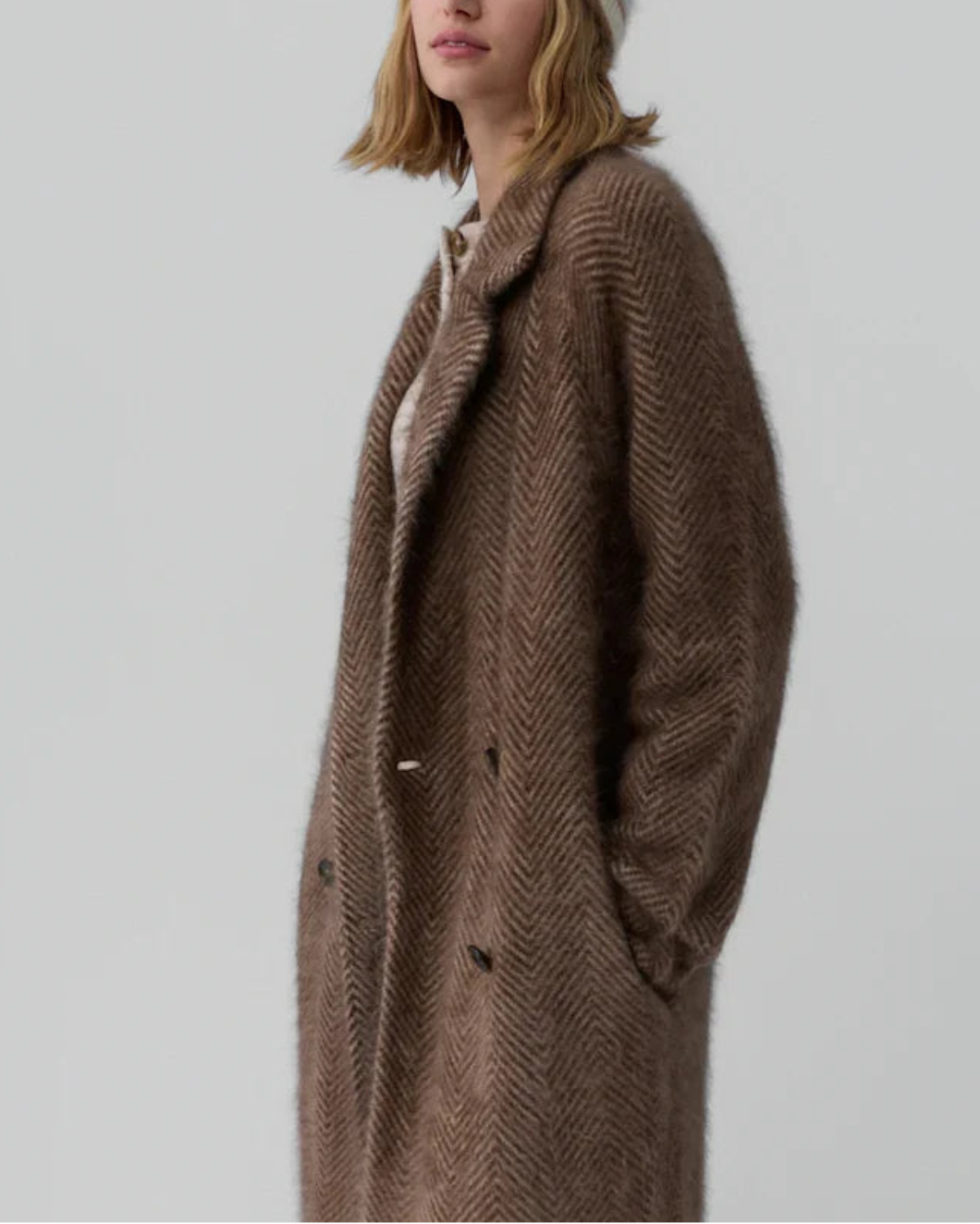 GUEST IN RESIDENCE grizzly double breasted coat chestnut on figure side