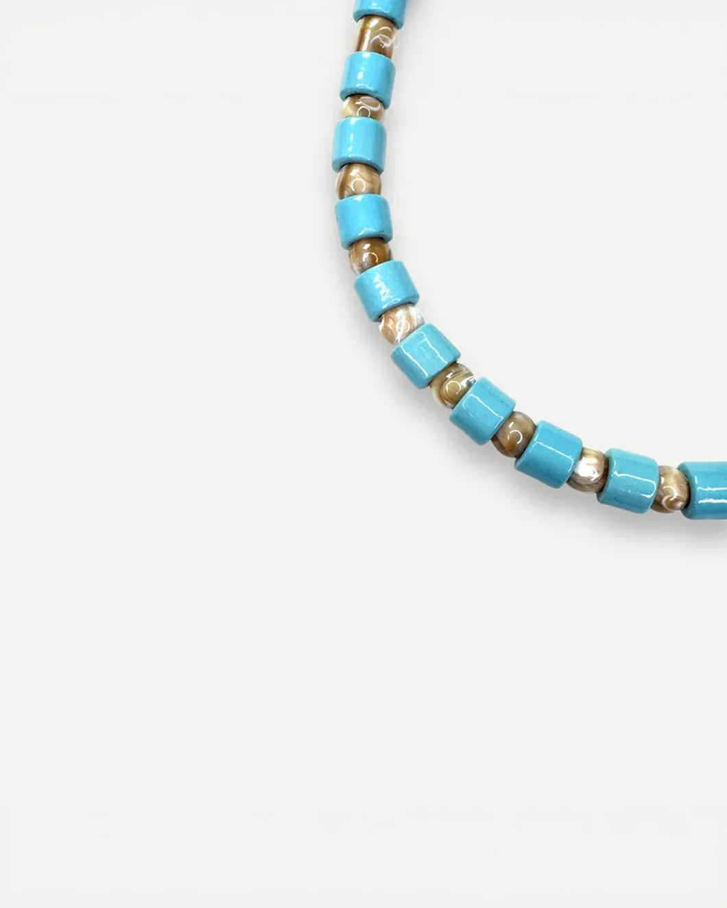 HER NEW TRIBE Pool & Conch Mother of Pearl Sundry Bead One Necklace front detail