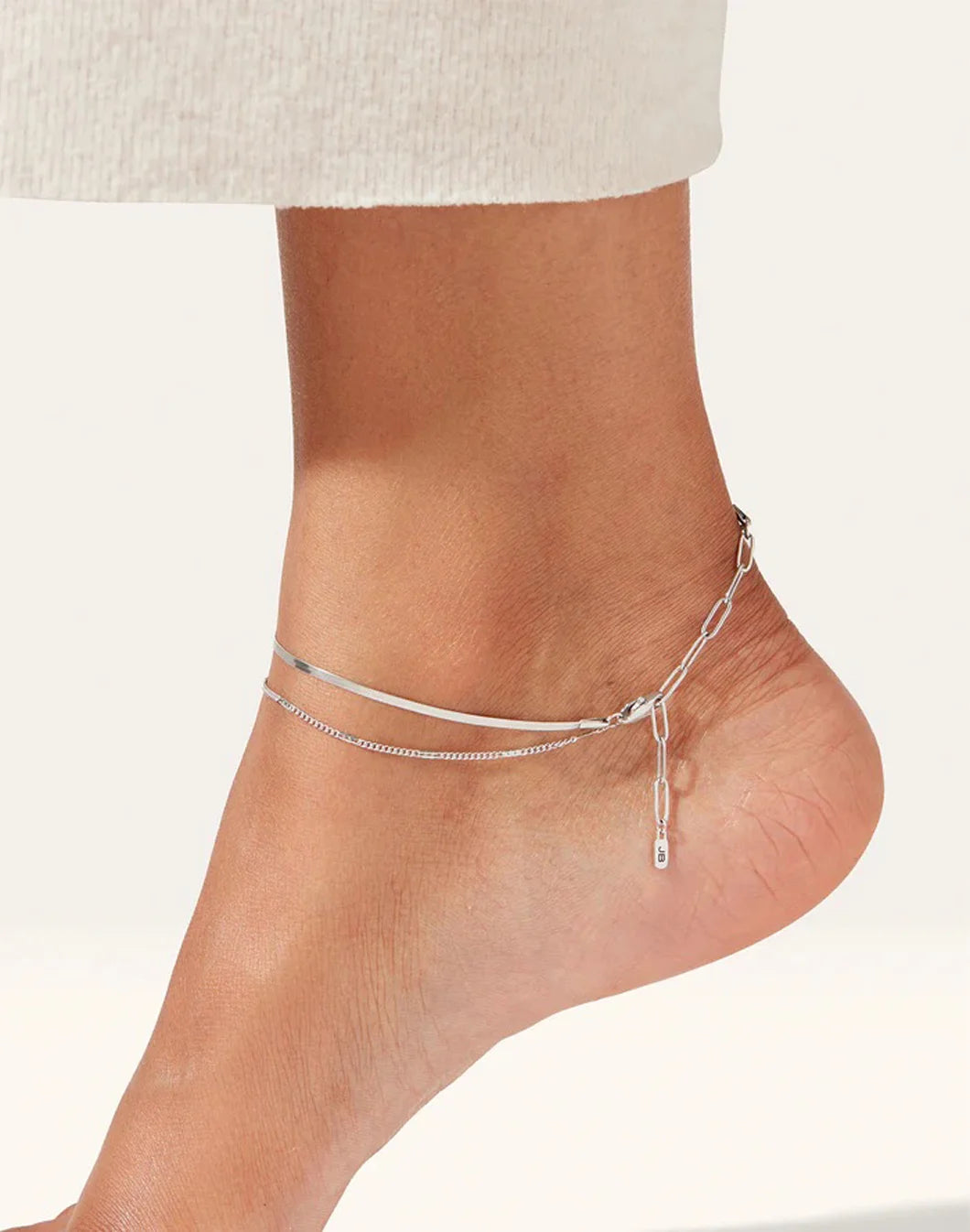 JENNY BIRD Surfside anklet silver on figure back