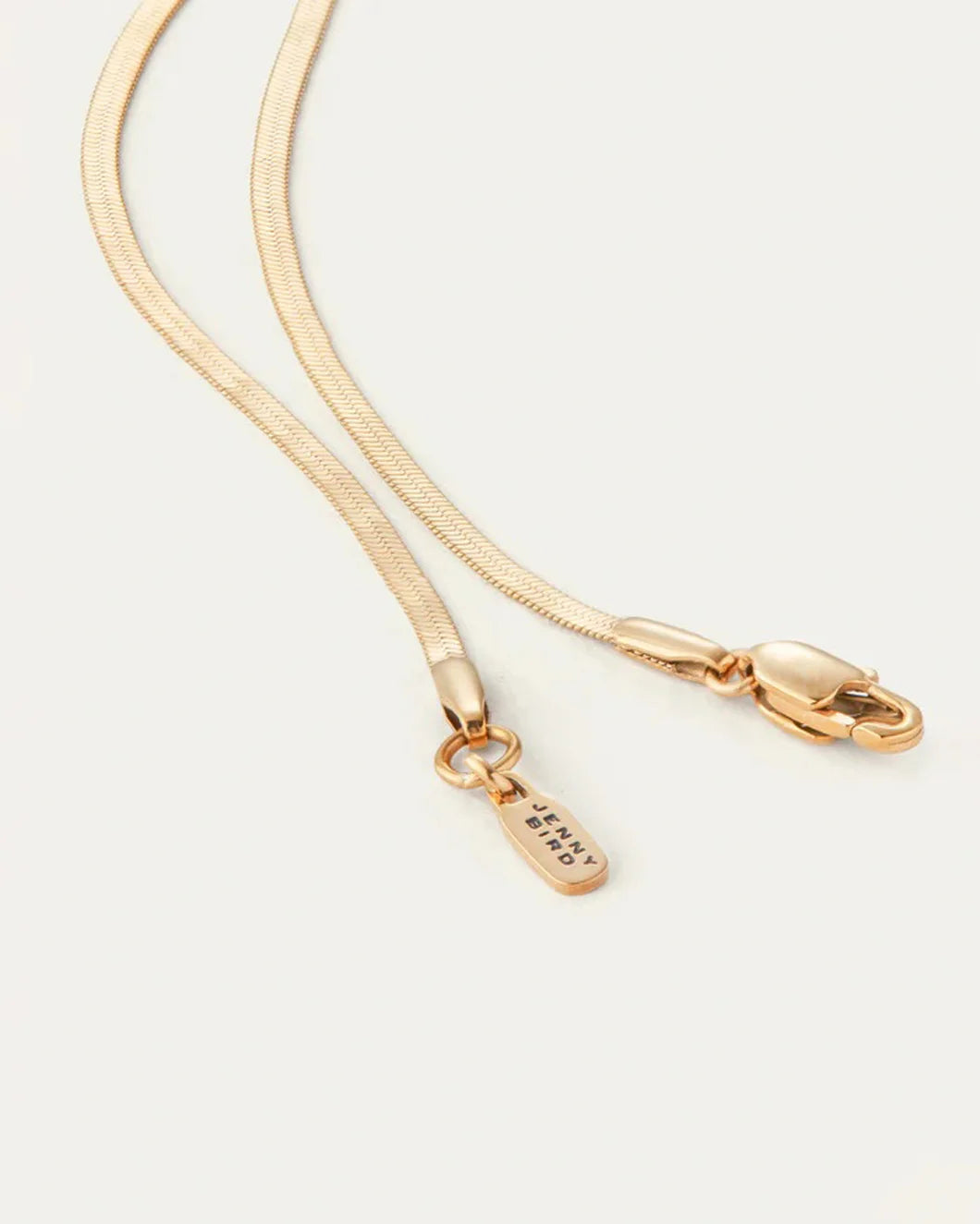 JENNY BIRD Zeina Slim Chain gold front detail