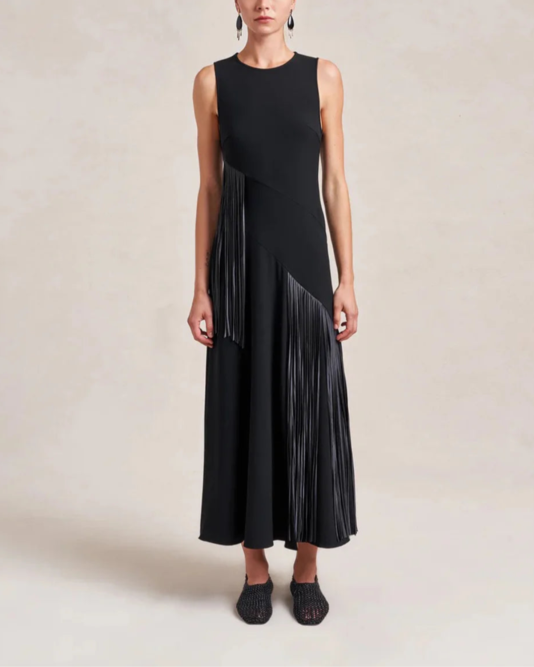 LALIGNE Ilirjana Dress black on figure front