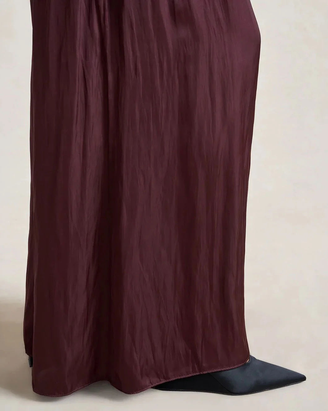 LA LIGNE Fleur Pant Port on figure side bottom detail