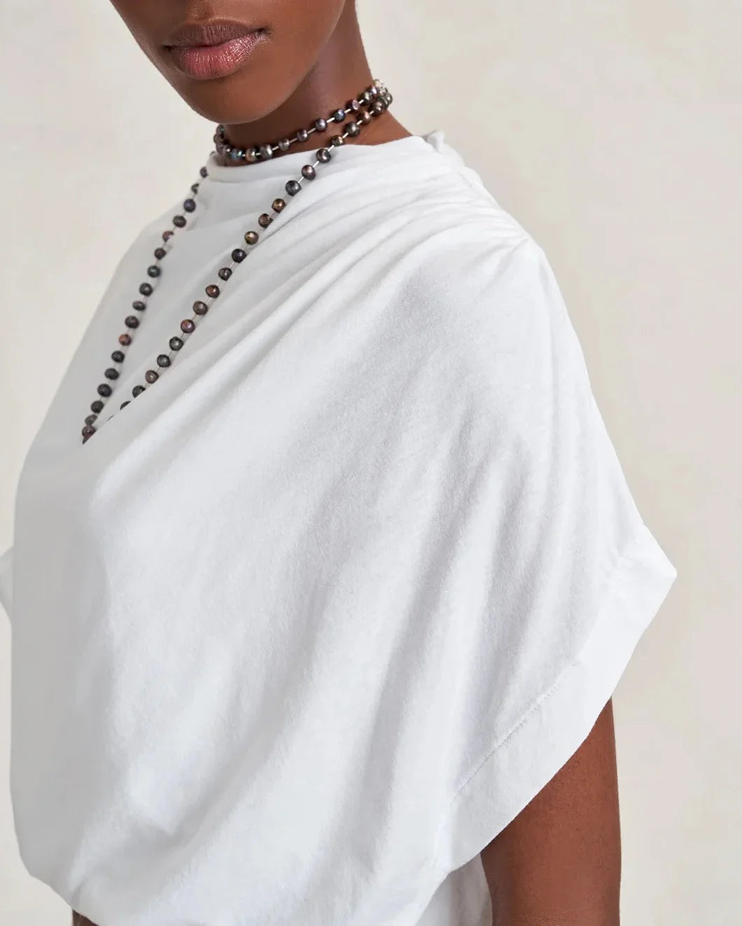 LA LIGNE Milla Top white on figure side detail