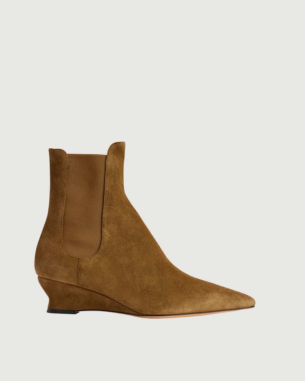 LE MONDE BERYL Camille Chelsea boot brown isolated