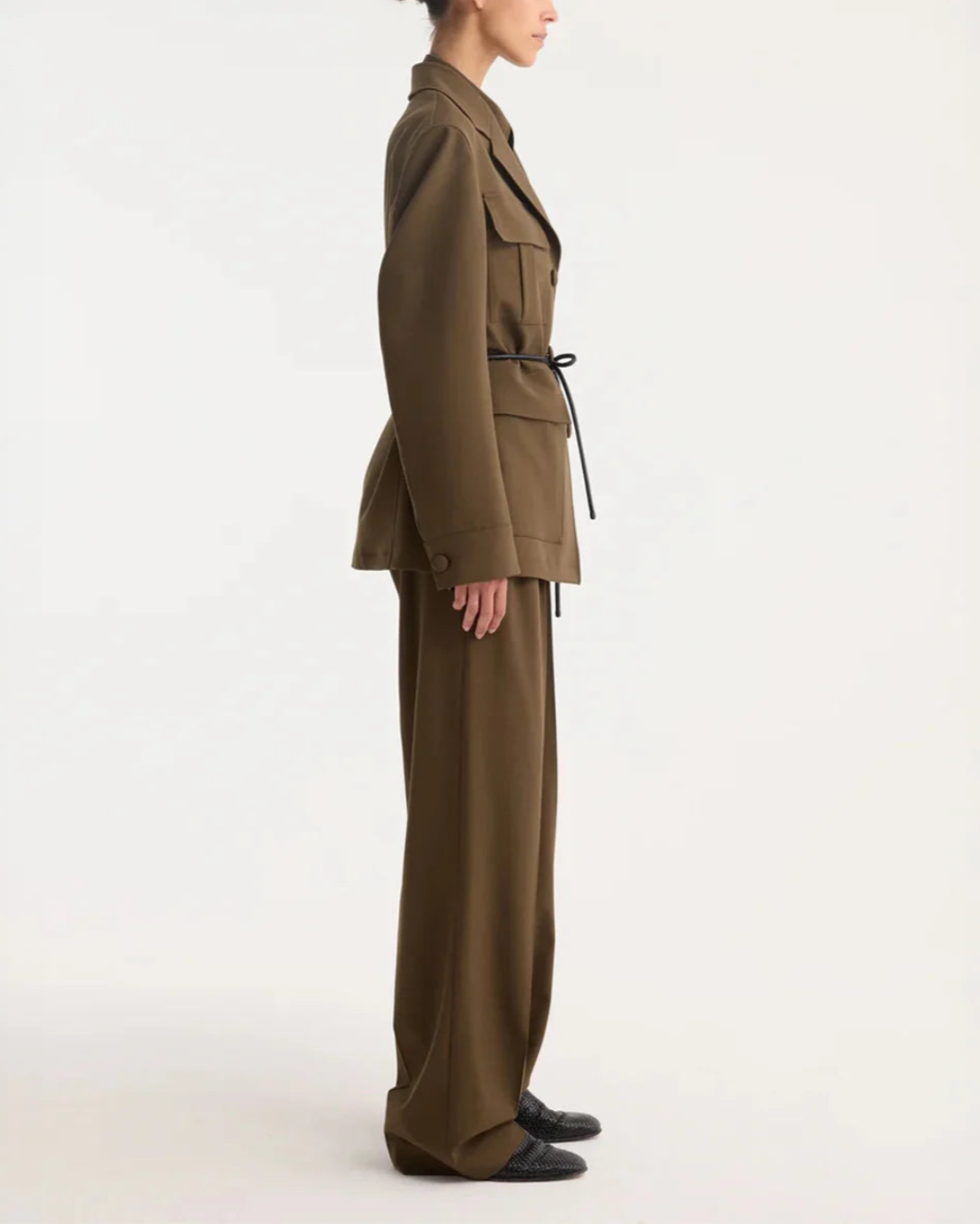 ROHE safari balzer jacket forest on figure side