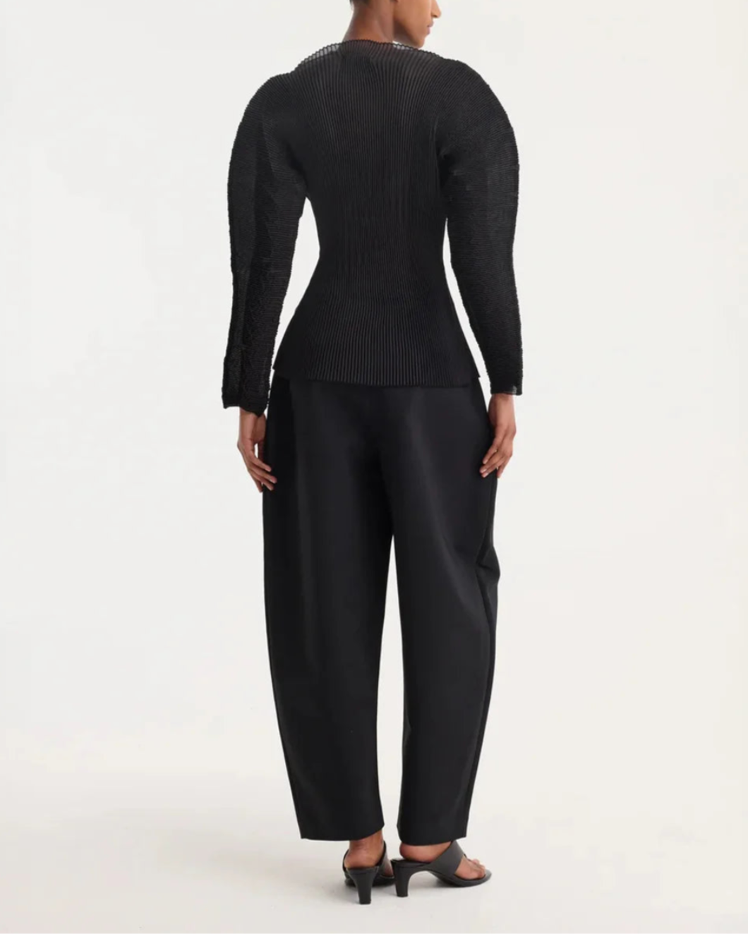 ROHE sculptural plisse top black on figure back