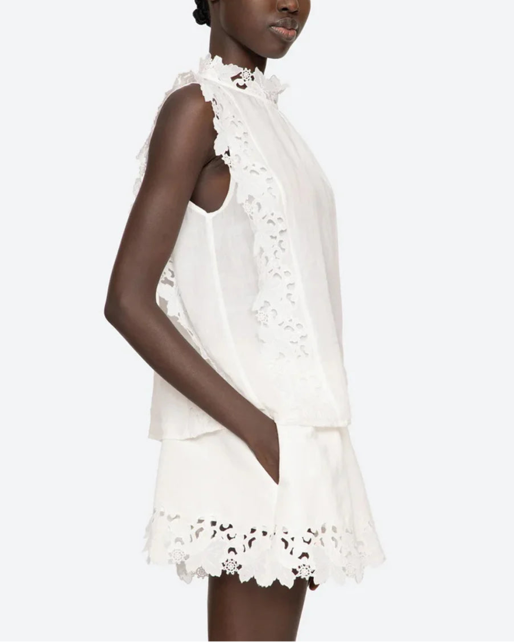 SEA NY Eleannora top white on figure side