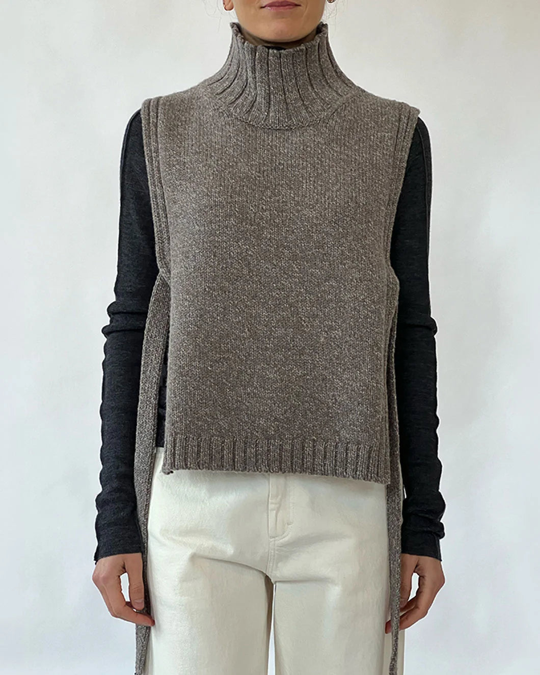 SEA NY Or top on figure front