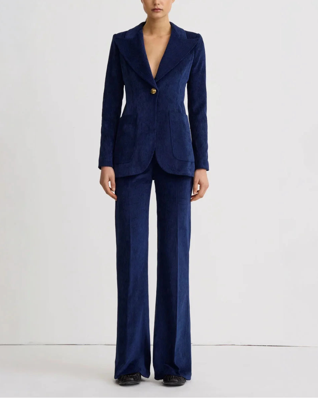 SMYTHE Patch Pocket Birkin Blazer on figure front 2