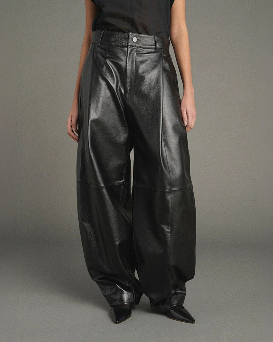 SOEUR Izumi Pant black on figure front 