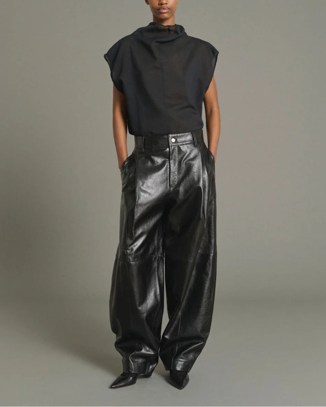 SOEUR Izumi Pant black on figure front