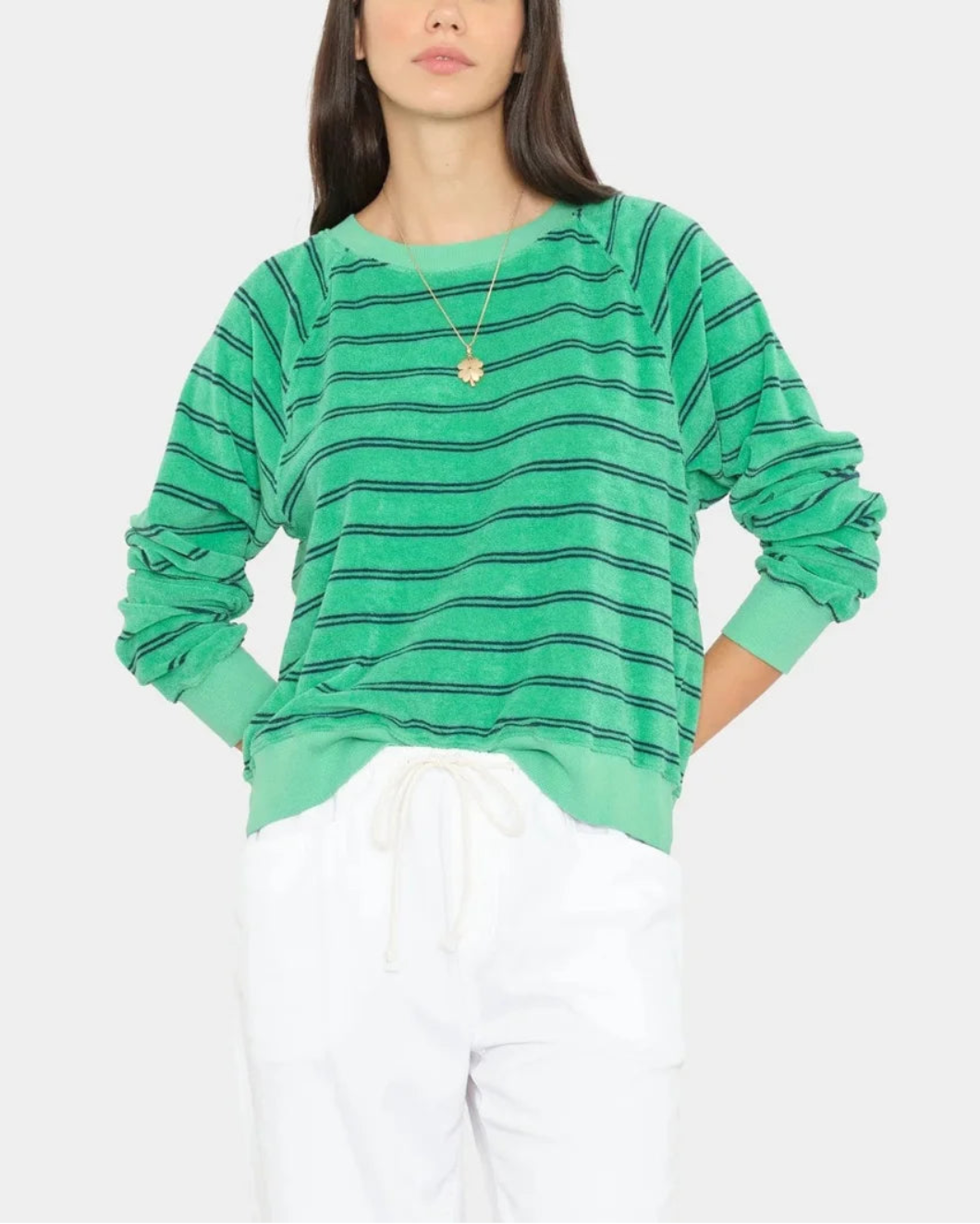 XIRENA Hopper Sweatshirt jalepeno on figure front