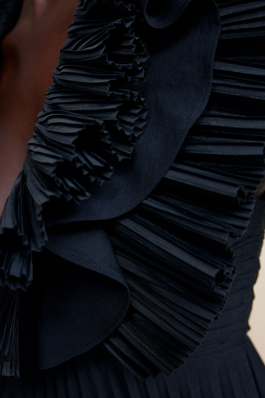 acler elsher maxi dress black figure detail