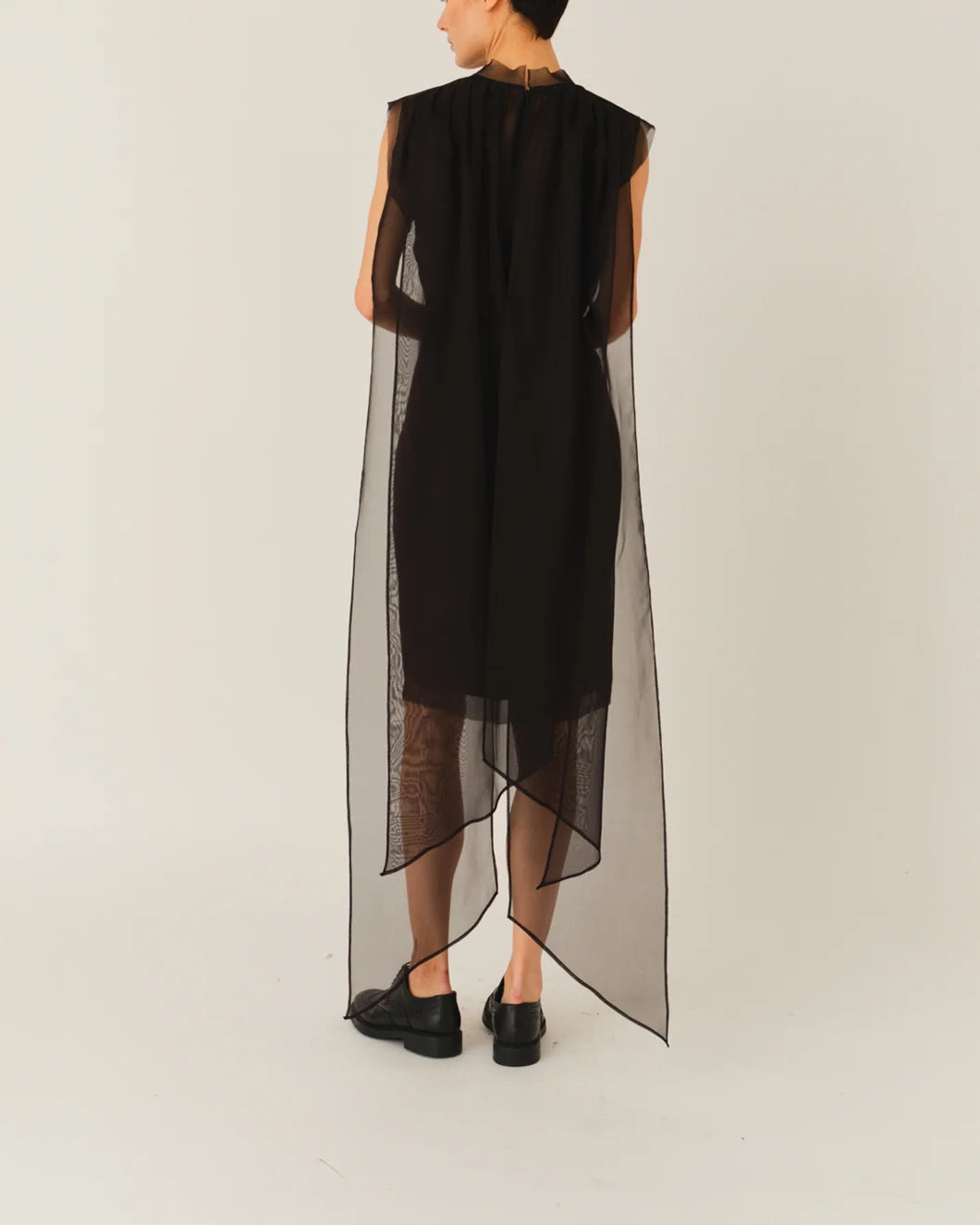 THE GARMENT vivaldi shift dress black on figure back